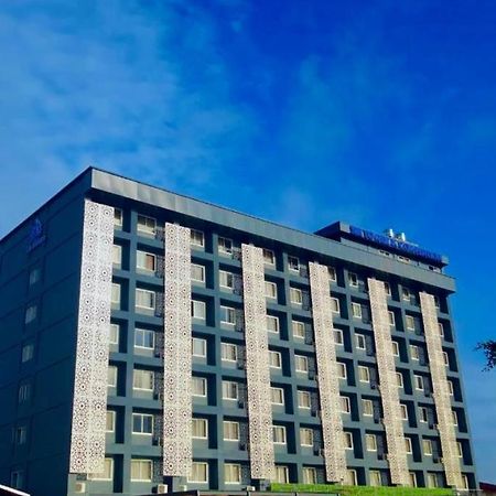 Tanjung Redep Sm Tower Hotel And Convention Berau מראה חיצוני תמונה