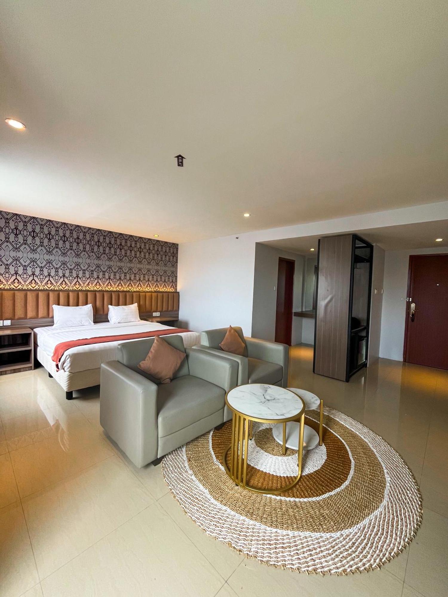 Tanjung Redep Sm Tower Hotel And Convention Berau מראה חיצוני תמונה
