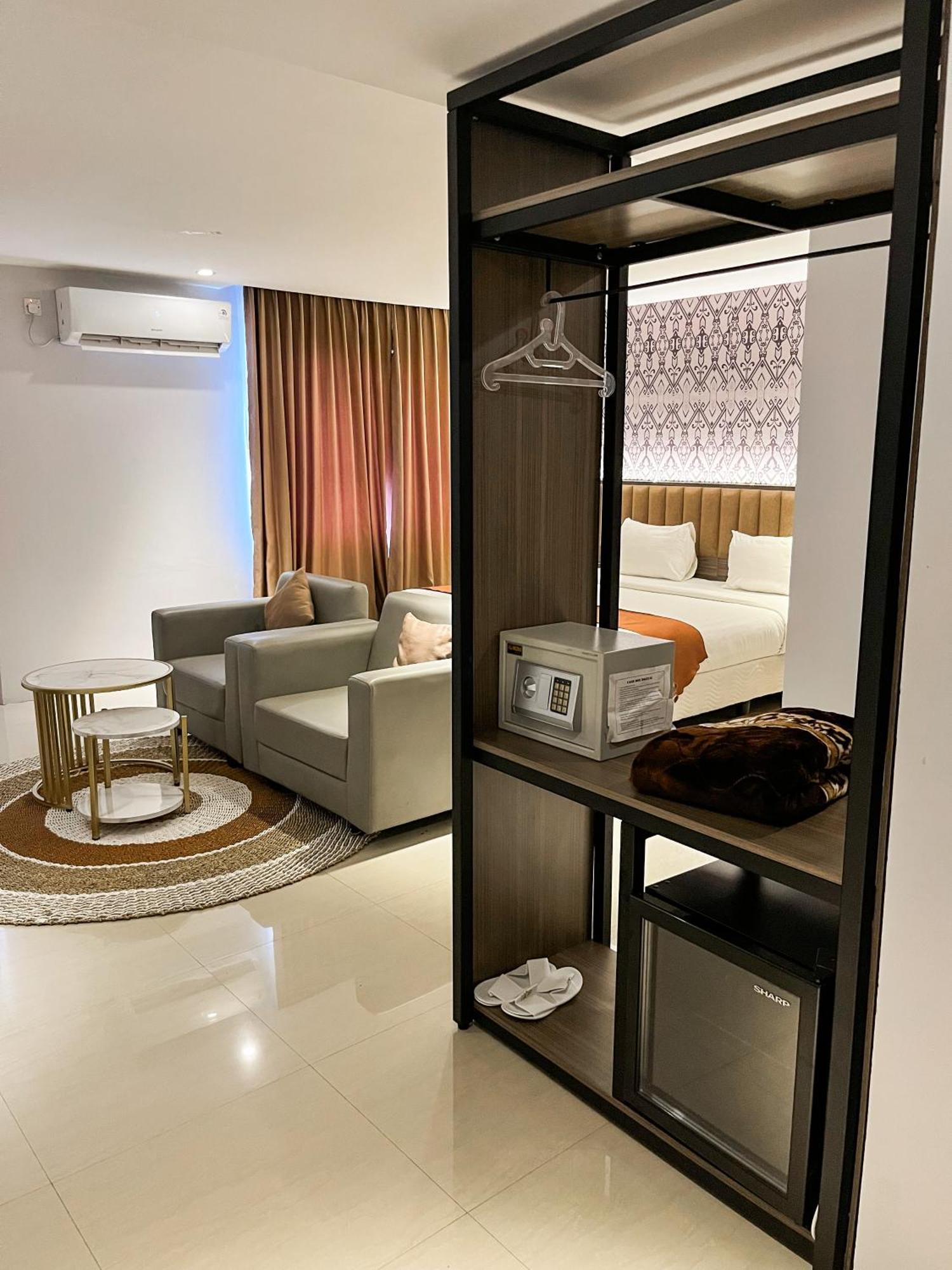 Tanjung Redep Sm Tower Hotel And Convention Berau מראה חיצוני תמונה